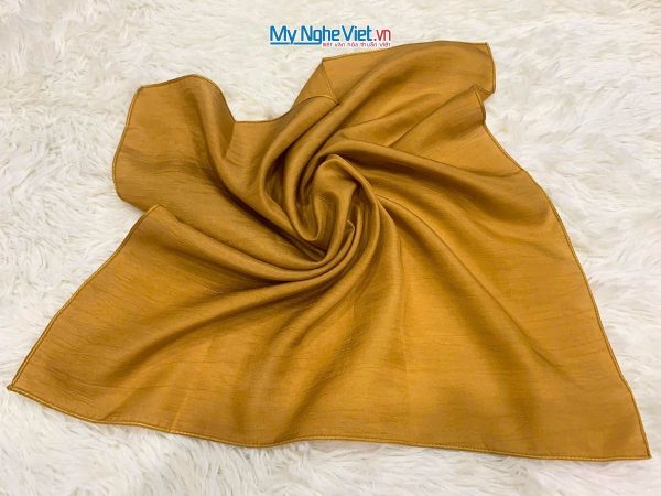 Khăn lụa vuông tơ tằm trơn màu vàng đồng