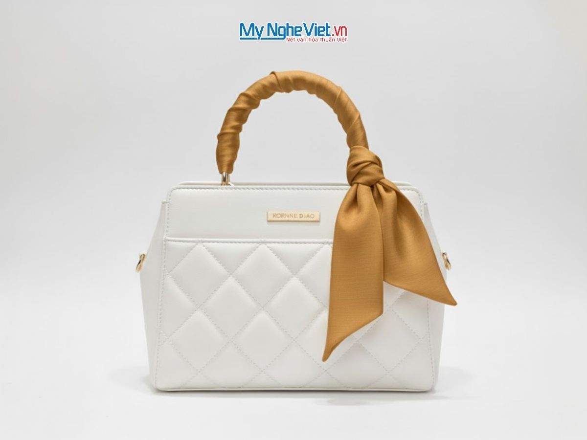 Khăn lụa vuông tơ tằm trơn màu vàng đồng