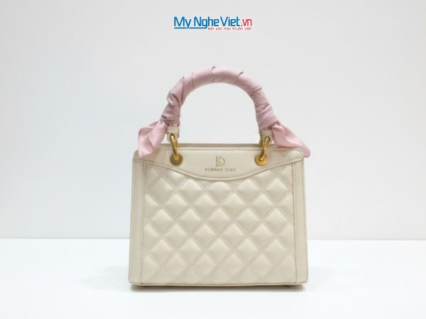 Khăn lụa vuông tơ tằm trơn màu hồng nhạt