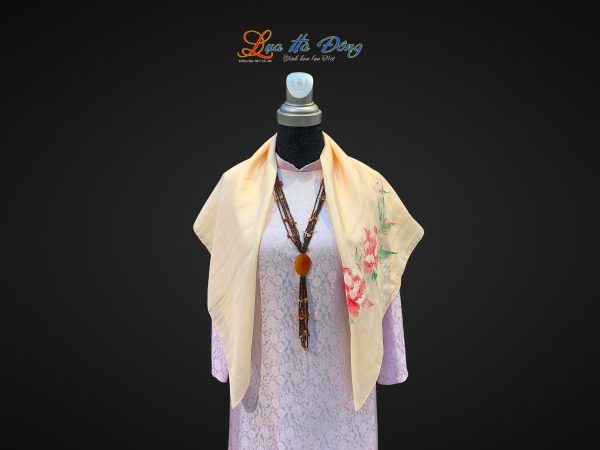Khăn lụa vuông tơ tằm màu cam vẽ hoa