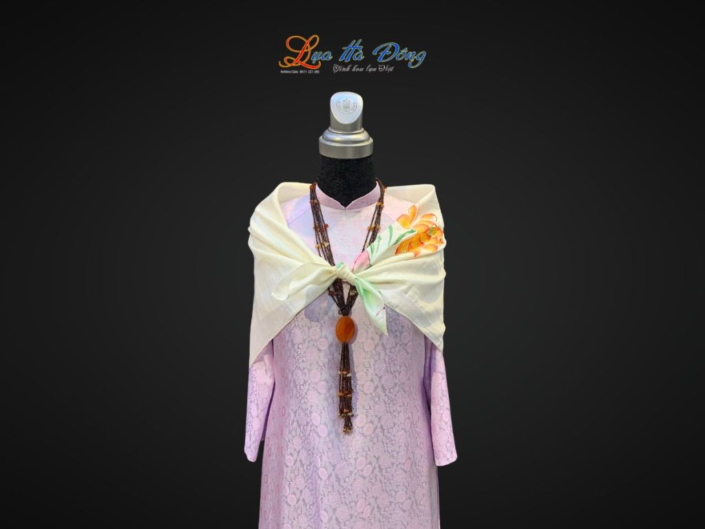 Khăn lụa vuông tơ tằm màu trắng vẽ hoa