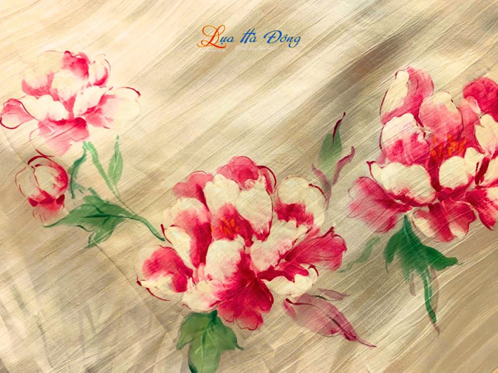 Khăn lụa vuông tơ tằm màu cam vẽ hoa