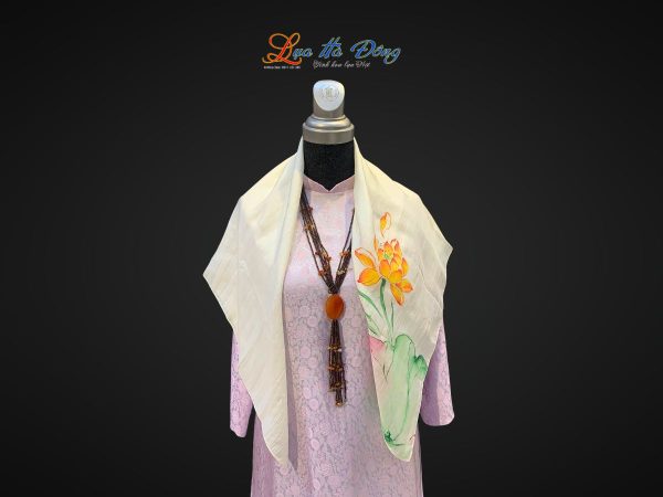 Khăn lụa vuông tơ tằm màu trắng vẽ hoa