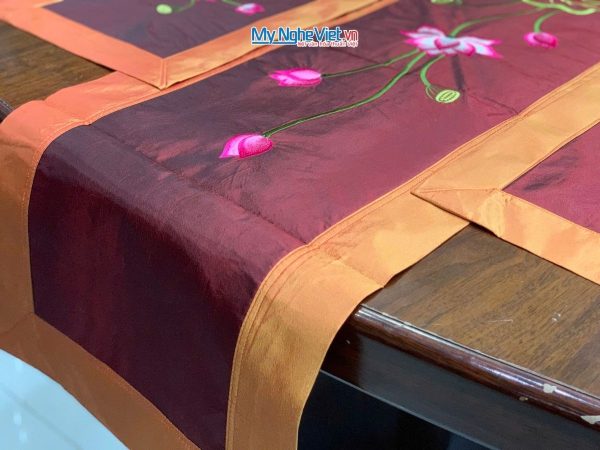 Bộ khăn trải bàn màu nâu cam thêu hoa sen