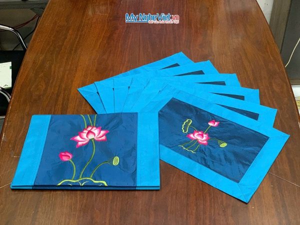 Bộ khăn trải bàn xanh đậm thêu sen