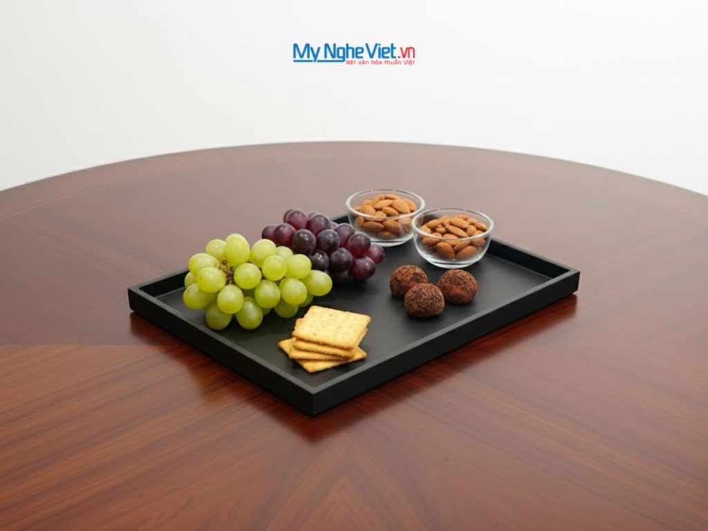 Khay sơn mài màu đen