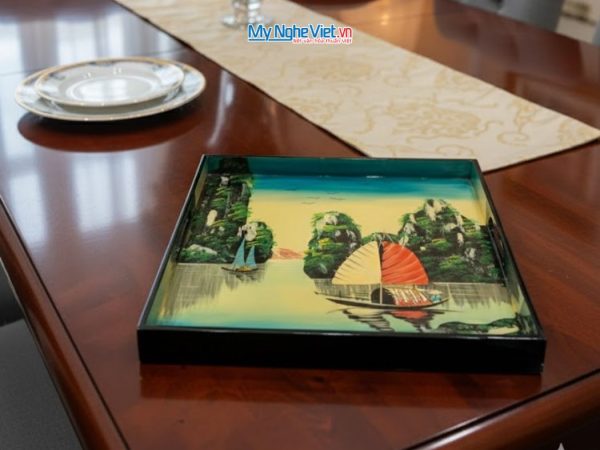 Khay sơn mài vuông vẽ phong cảnh