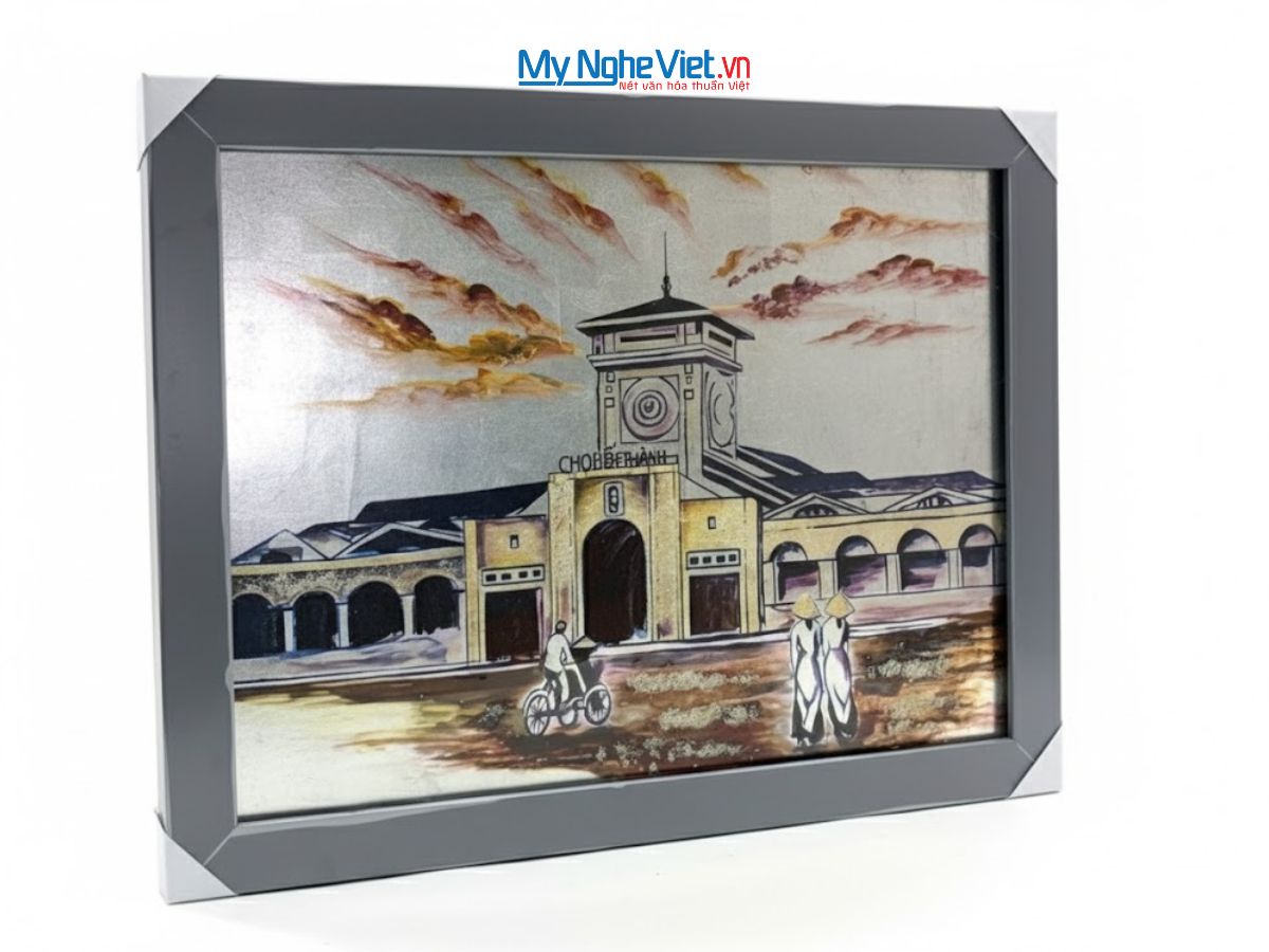 Tranh Sơn Mài Chợ Bến Thành Dát Lá Bạc Có Khung