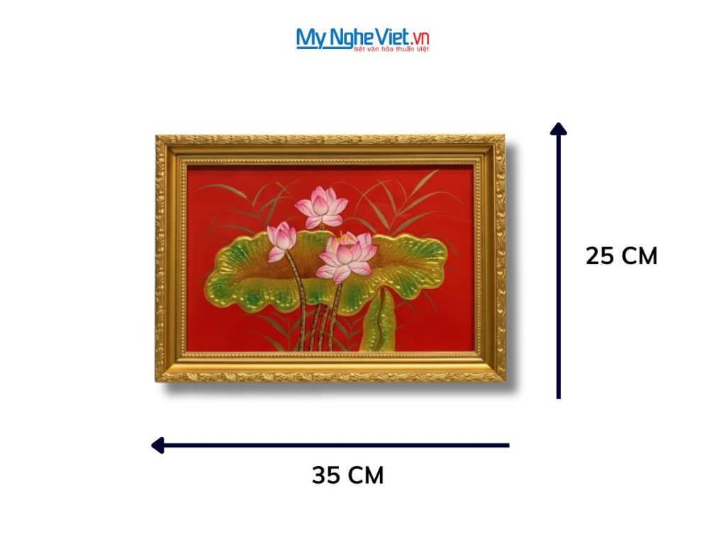 Bộ tranh sơn mài hoa sen nền đỏ và khung vàng