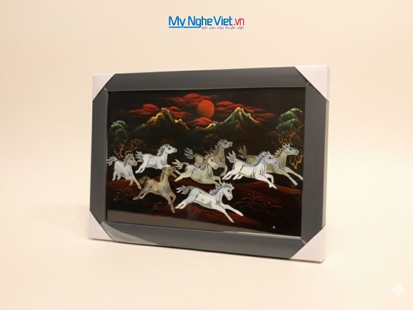 Bộ tranh sơn mài mã đáo thành công cẩn ốc chìm và khung đen