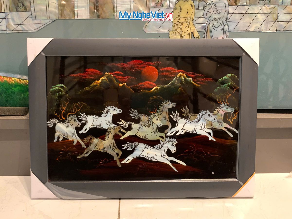 Bộ tranh sơn mài mã đáo thành công cẩn ốc chìm và khung đen