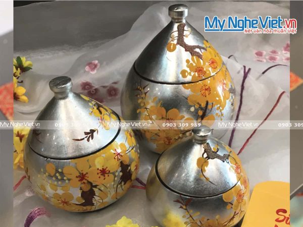Bộ 3 hũ mận bạc kim vẽ mai vàng MNV-QT120-2 - Quà Tết Ý Nghĩa