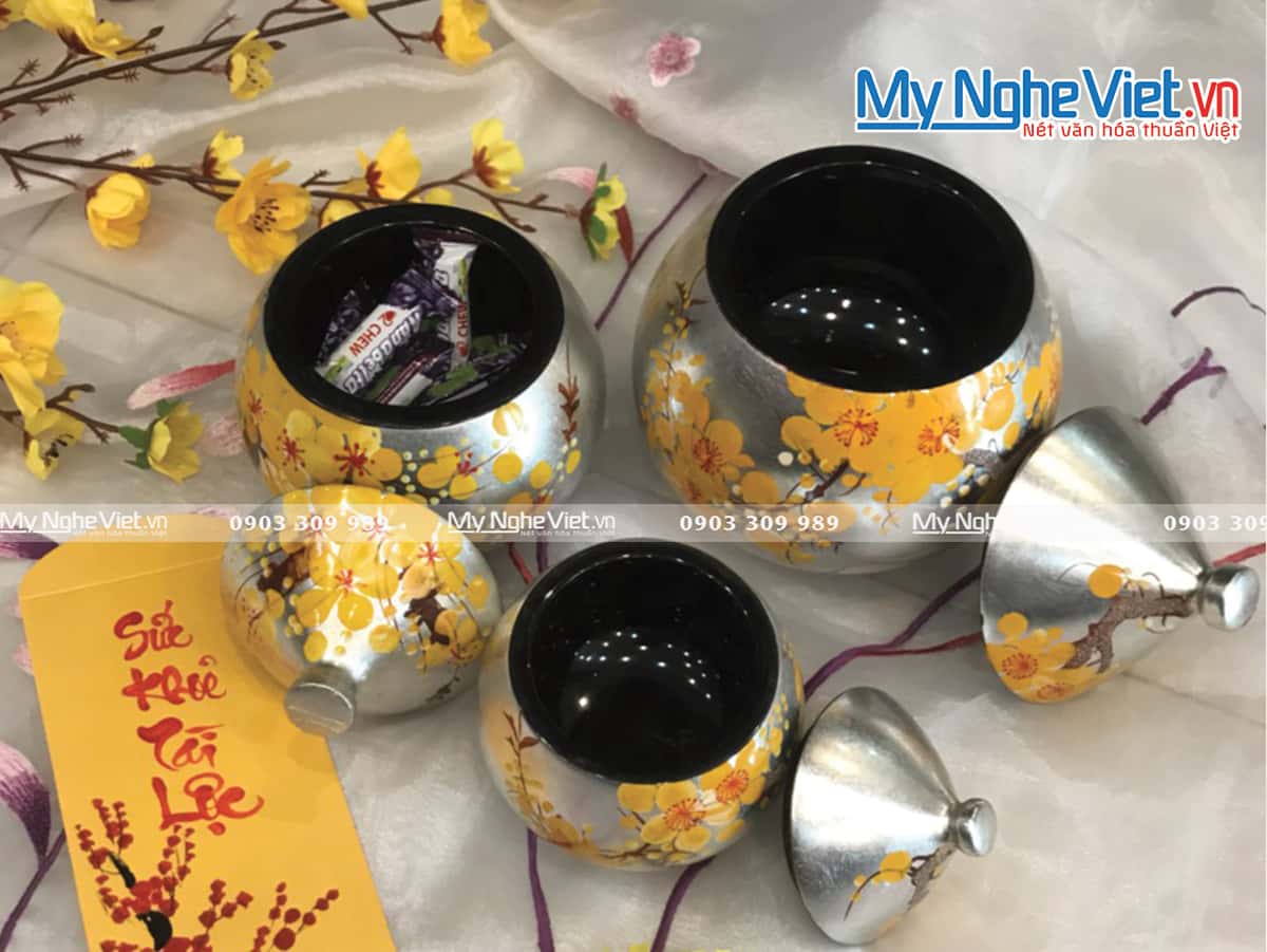 Bộ 3 hũ mận bạc kim vẽ mai vàng MNV-QT120-2 - Quà Tết Ý Nghĩa