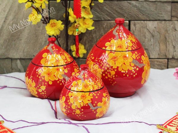 Bộ 3 hũ mận đỏ vẽ mai vàng MNV-QT316 - Quà Tết Ý Nghĩa