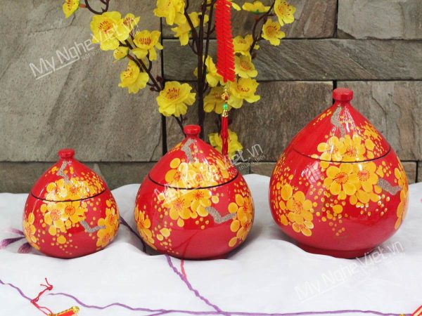 Bộ 3 hũ mận đỏ vẽ mai vàng MNV-QT316 - Quà Tết Ý Nghĩa