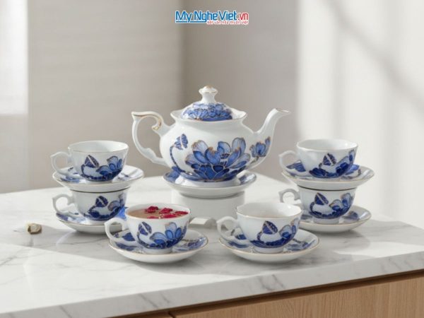 Bộ bình trà men trắng vẽ hoa sen cao cấp