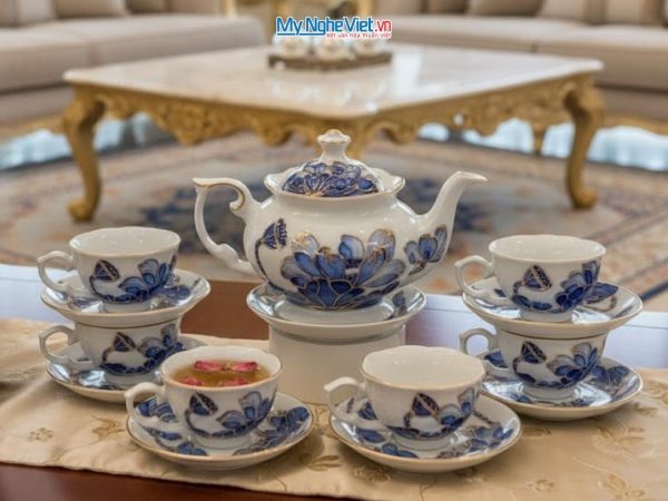 Bộ bình trà men trắng vẽ hoa sen cao cấp