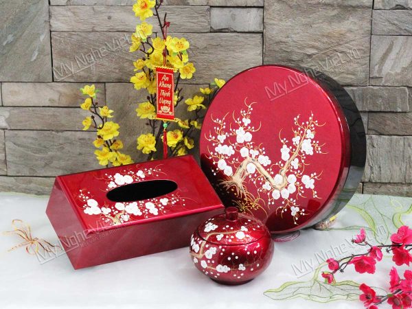 Bộ quà tặng Hộp mứt sơn mài Tết đào trắng đắp nổi nền đỏ đô