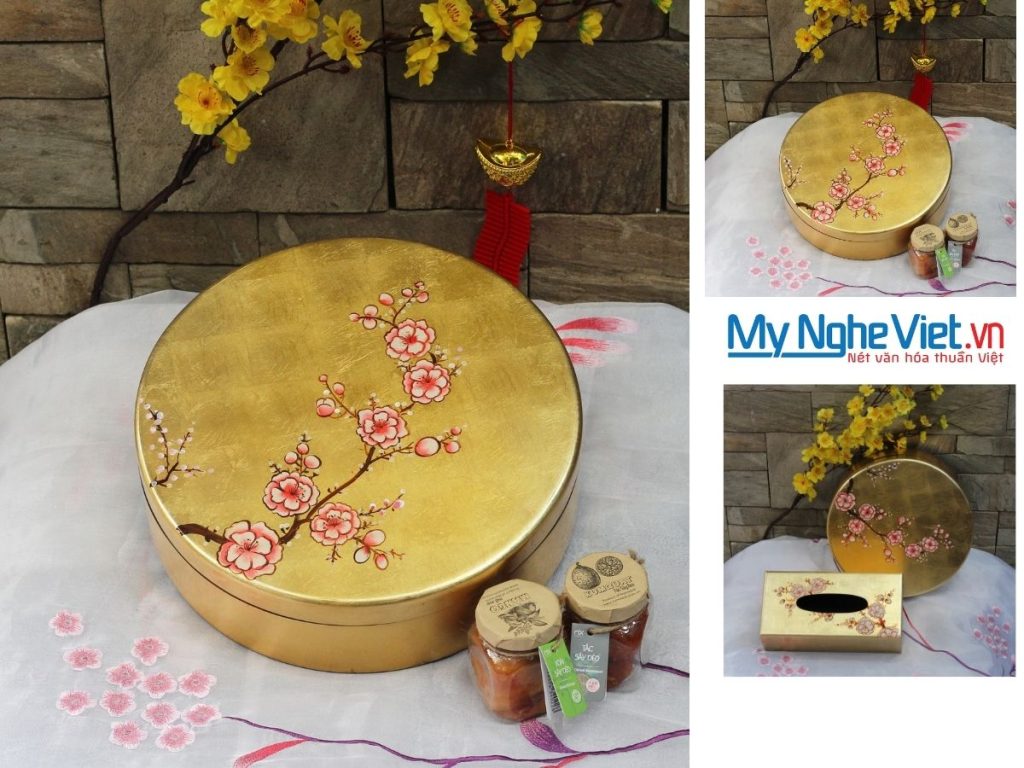 Bộ quà tặng Hộp mứt tết sơn mài tròn 5 ngăn vẽ đào đắp Vàng