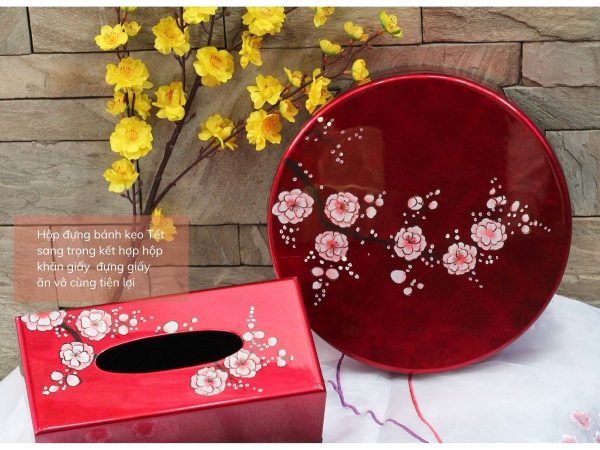 Bộ quà tặng Hộp mứt tết sơn mài tròn 5 ngăn vẽ đào nền đỏ