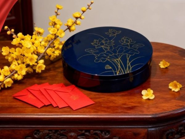 Hộp Mứt Tết Sơn Mài Tịnh Sen Vàng 5 Ngăn Nền Xanh