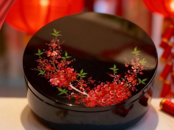 Hộp Mứt Tết Sơn Mài Mai Đỏ Đón Xuân 5 Ngăn Nền Đen Hộp Xanh