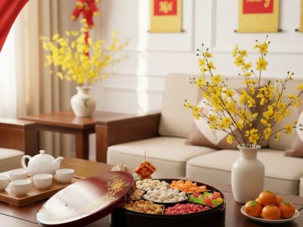 Hộp Mứt Tết Sơn Mài Mai Vàng Sum Vầy 5 Ngăn Dát Lá Vàng