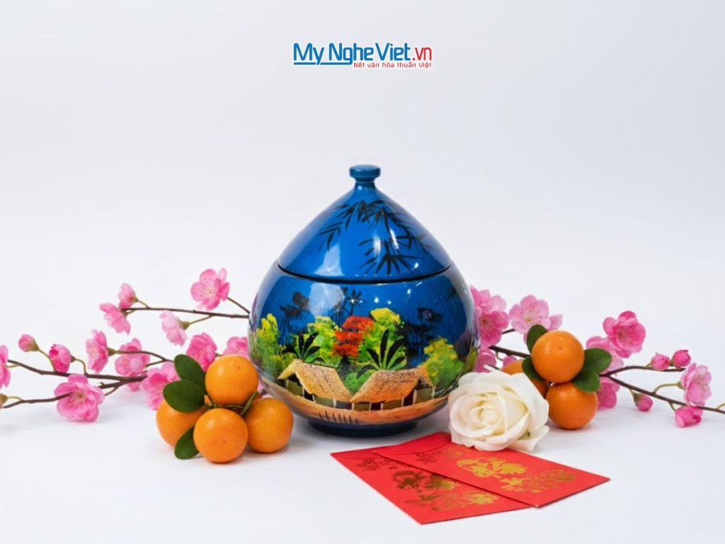 Hũ mận sơn mài đựng mứt vẽ cảnh đồng quê