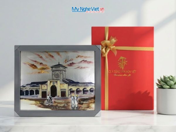 Tranh Sơn Mài Chợ Bến Thành Dát Lá Bạc