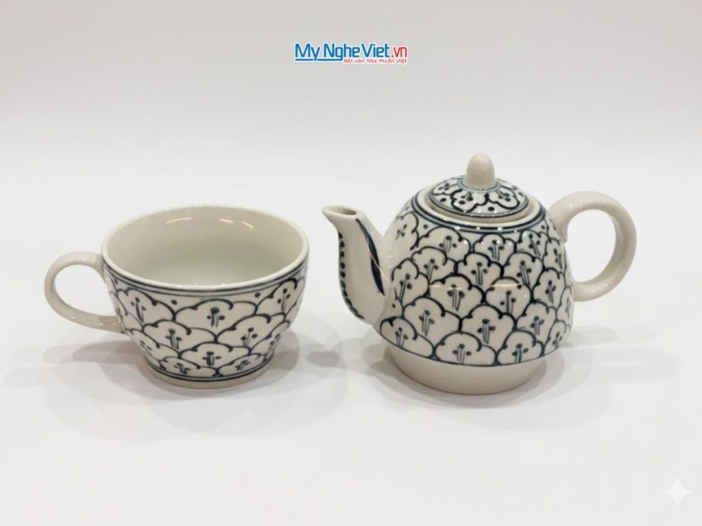 Bình Trà Độc Ẩm Gốm Bát Tràng Họa Tiết Cổ Điển