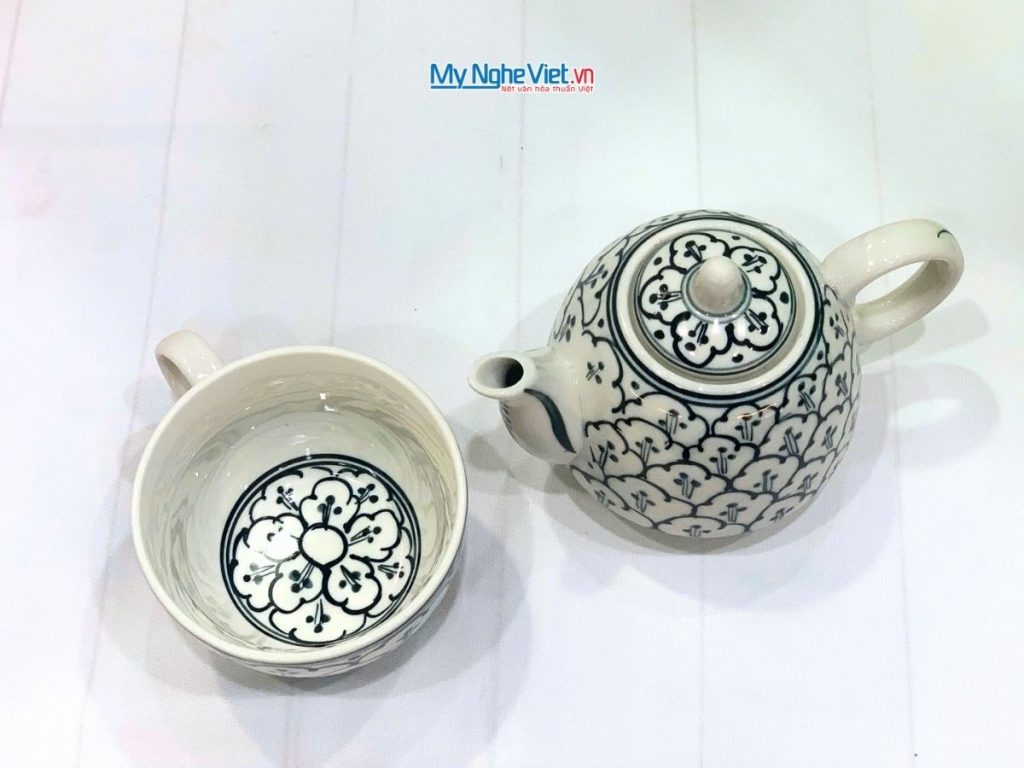 Bình Trà Độc Ẩm Gốm Bát Tràng Họa Tiết Cổ Điển