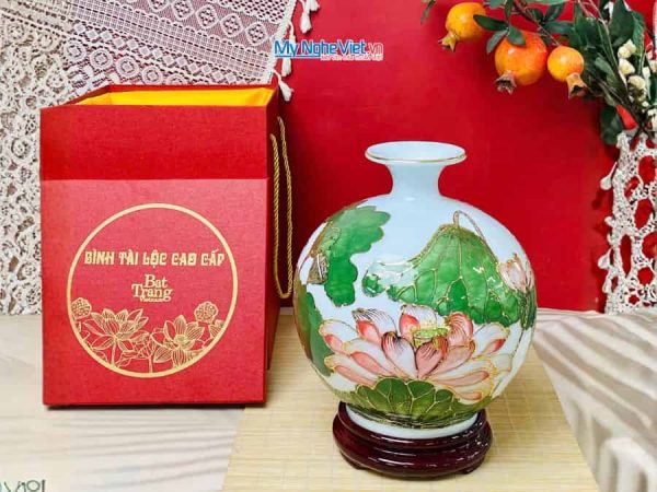 Bình thu hút tài lộc gốm Bát Tràng cao cấp vẽ vàng kim họa tiết hoa sen đắp nổi