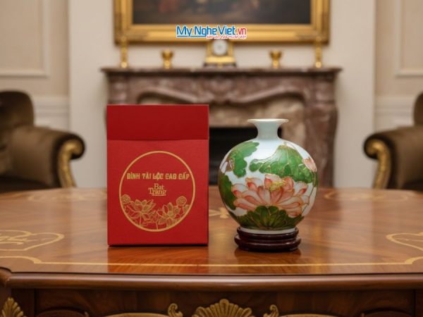 Bình thu hút tài lộc gốm Bát Tràng cao cấp vẽ vàng kim họa tiết hoa sen đắp nổi