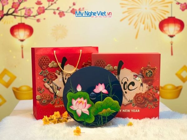 Hộp Mứt Tết Sơn Mài Sen Hồng Thanh Khiết 4 Ngăn Nền Xanh