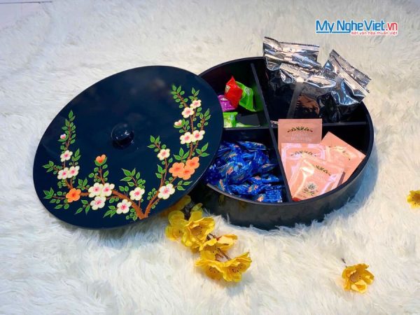 Hộp Mứt Tết Sơn Mài Lam Ngọc Mai Chi 4 Ngăn Nền Xanh