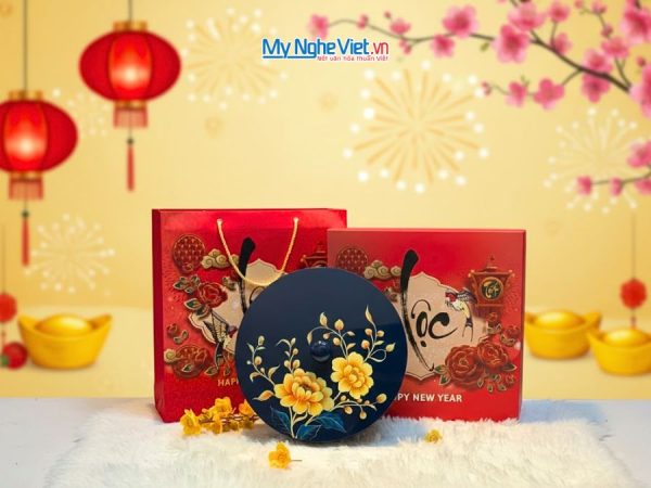 Hộp Mứt Tết Sơn Mài Mẫu Đơn Vinh Hoa 4 Ngăn Nền Xanh