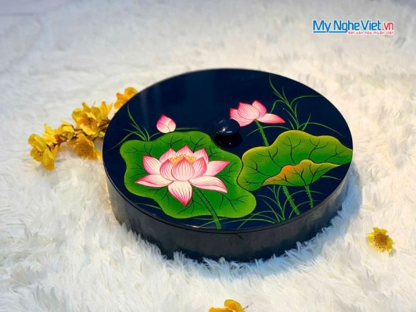 Hộp Mứt Tết Sơn Mài Sen Hồng Thanh Khiết 4 Ngăn Nền Xanh