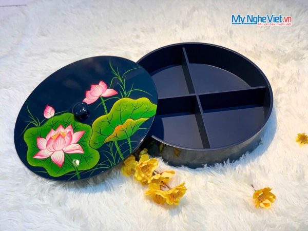 Hộp Mứt Tết Sơn Mài Sen Hồng Thanh Khiết 4 Ngăn Nền Xanh