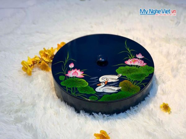 Hộp Mứt Tết Sơn Mài Sen Hồng Sum Vầy 4 Ngăn Nền Xanh