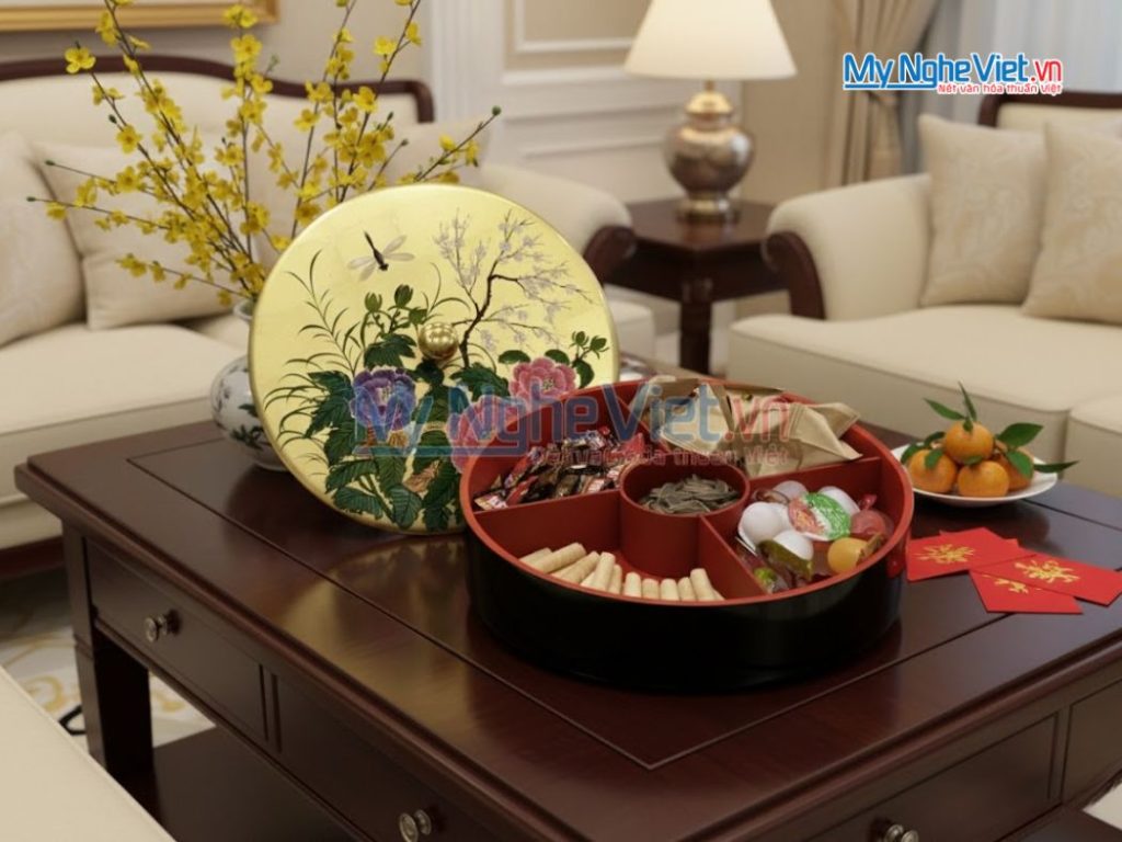 Hộp Mứt Tết Sơn Mài 5 Ngăn Vẽ Hoa Mẫu Đơn Ruột Đỏ