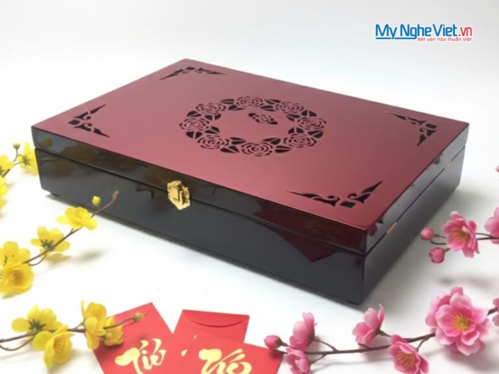 Hộp Mứt Tết Sơn Mài 6 Ngăn Có Khóa Đỏ Đô