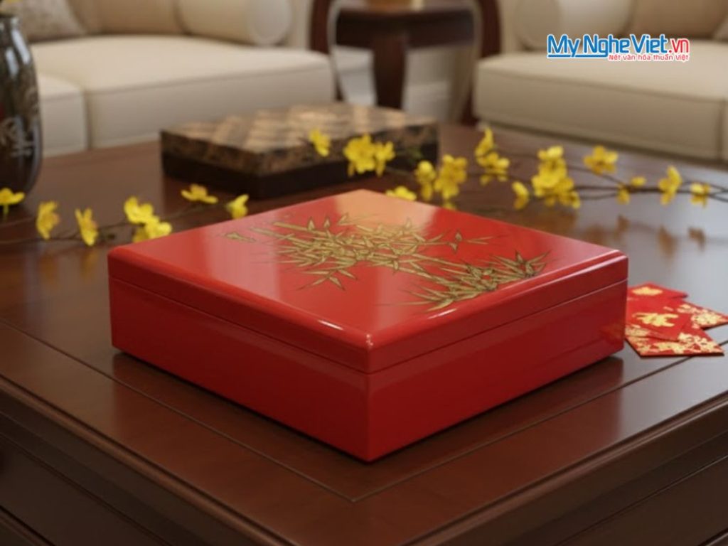 Hộp Mứt Tết Sơn Mài Vuông 4 Ngăn Lá Trúc Nền Đỏ