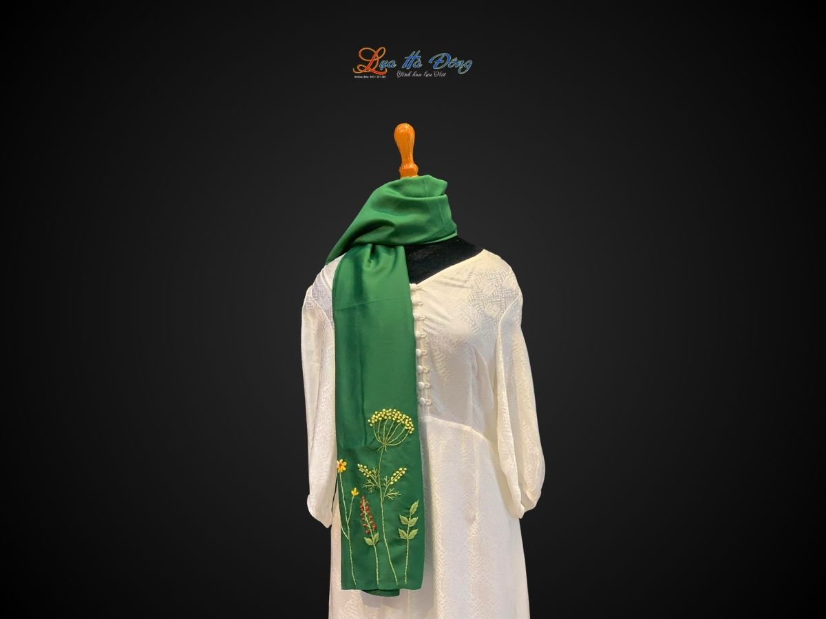 Khăn lụa đũi thêu tay xanh rêu Lụa Hà Đông 45x180 LNLT45180/5 - Ảnh 2