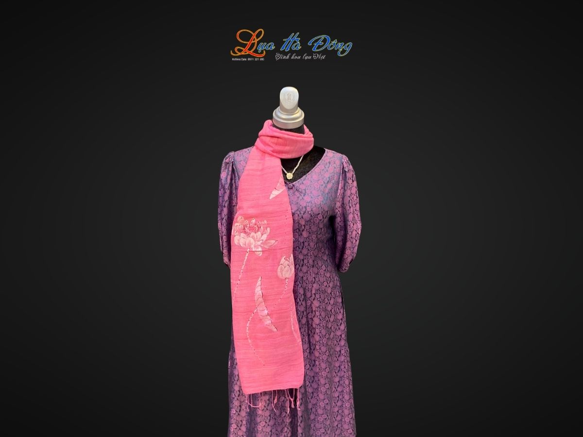 Khăn lụa Đũi hồng vẽ sen 100% silk 80x180 tua rua KLTA80180/1 - Ảnh 3