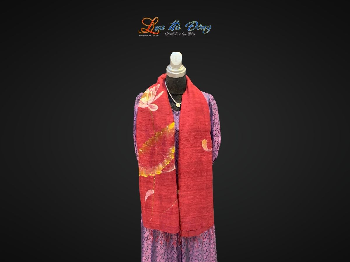 Khăn lụa Đũi đỏ mận vẽ sen 100% silk 80x180 tua rua KLTA80180/8 - Ảnh 2