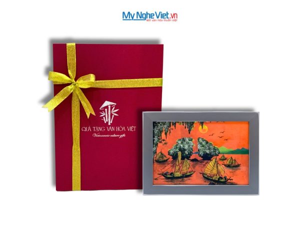 Tranh Sơn Mài Phong Cảnh Vịnh Hạ Long Dát Lá Bạc Và Hộp Quà Tặng Cao Cấp