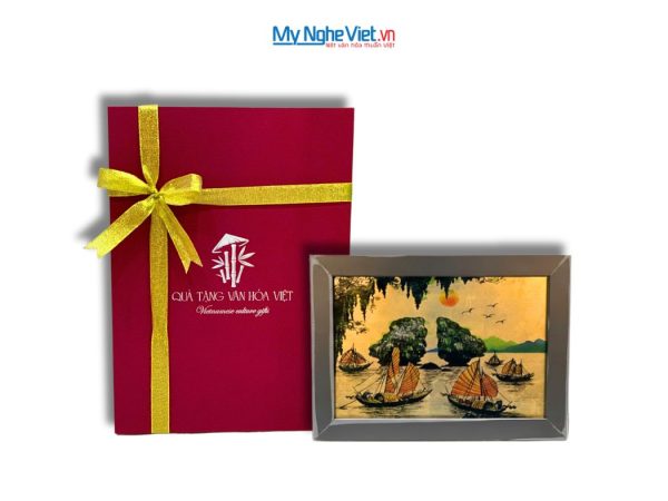 Tranh Sơn Mài Phong Cảnh Vịnh Hạ Long Dát Lá Vàng Và Hộp Quà Tặng Cao Cấp