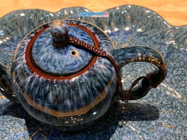 Bộ bình trà dáng đà điểu quai sứ men hỏa biến xanh lòng khay xếp