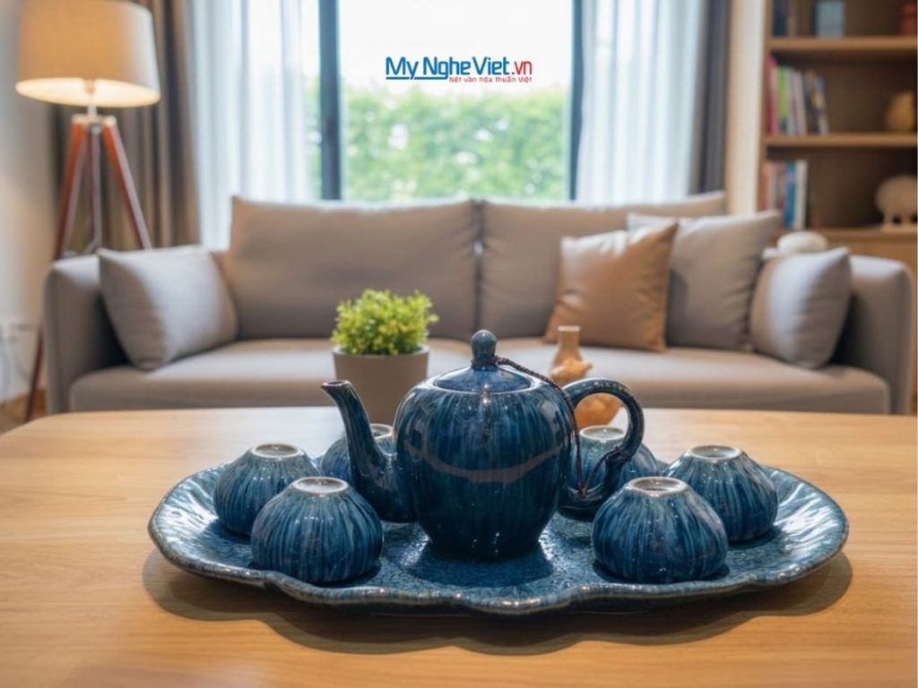 Bộ bình trà dáng đà điểu quai sứ men hỏa biến xanh lòng khay xếp