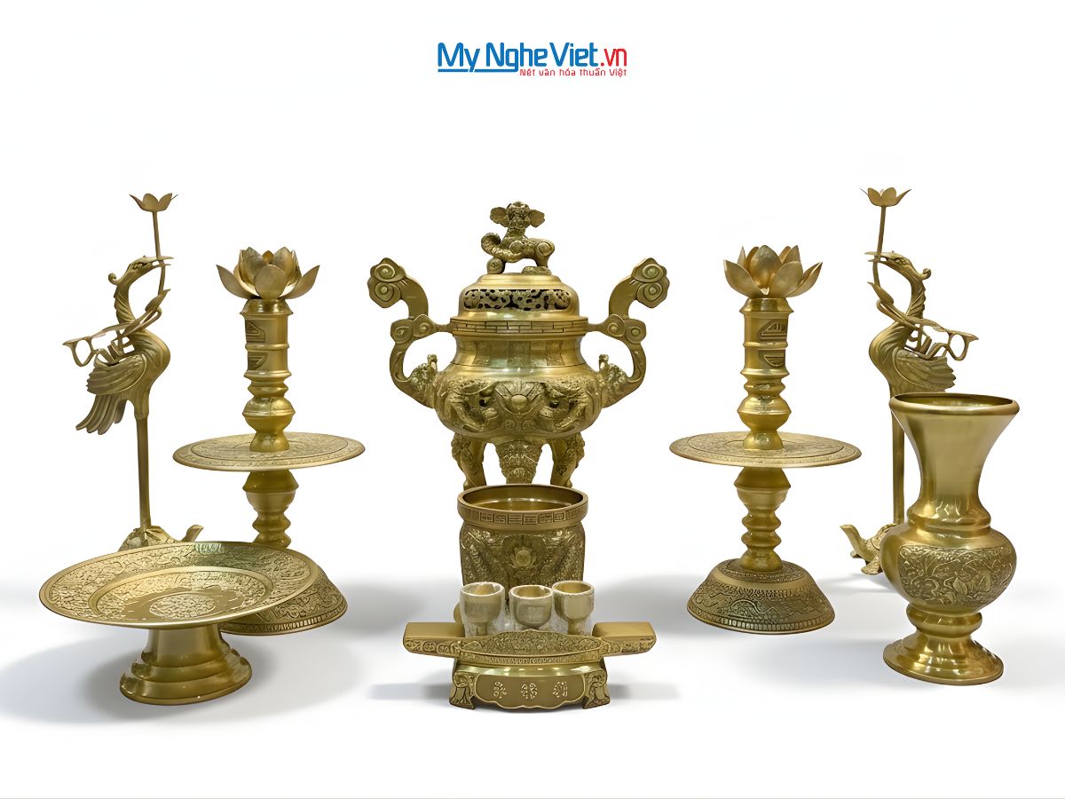 Bộ Đồ Thờ Cúng Đồng Vàng Đậm 11 Món